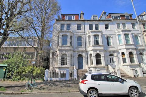 Tisbury Road, Hove 2 bed apartment for sale