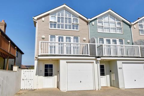 Old Lydd Road, Camber, Rye 3 bed semi