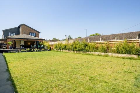 Wintringham Way, Reading RG8 5 bed detached house for sale