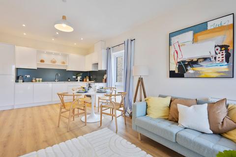 Arras Close, Kent CT19 2 bed apartment for sale