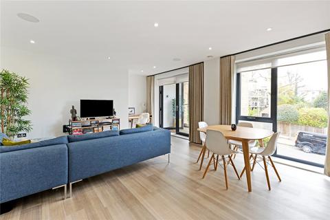 Burston Road, Putney, London, SW15 2 bed maisonette for sale