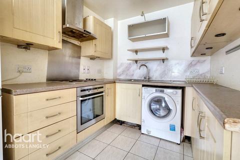 Selden Hill, HEMEL HEMPSTEAD 2 bed flat for sale