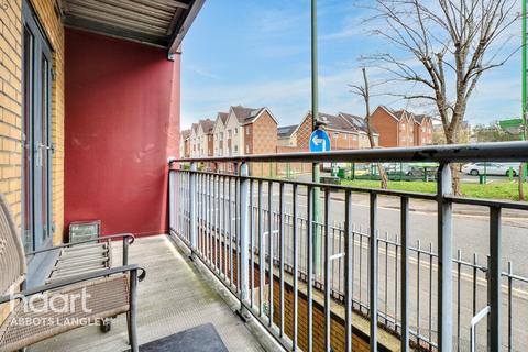 Selden Hill, HEMEL HEMPSTEAD 2 bed flat for sale