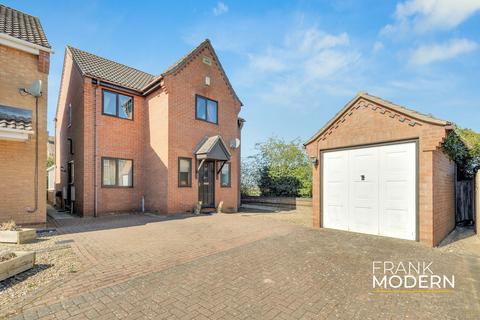 Willowbrook Drive, Whittlesey, PE7 4 bed detached house for sale