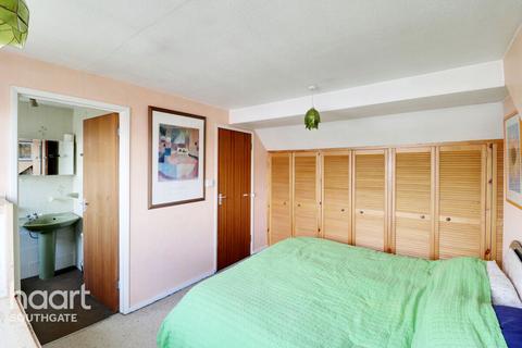 Osidge Lane, London 4 bed end of terrace house for sale