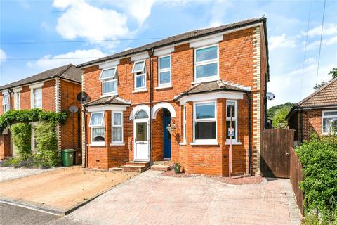 Cambridge Road, Crowthorne... 3 bed semi