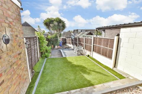 Crown Road, Sittingbourne ME10 2 bed end of terrace house for sale