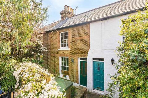 Watts Lane, Teddington TW11 2 bed house for sale