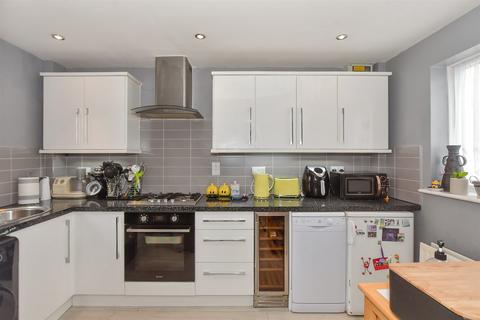Boyd Court, Wickford SS12 2 bed link detached house for sale