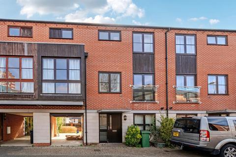 Basingstoke,  Hampshire,  RG24 3 bed terraced house for sale