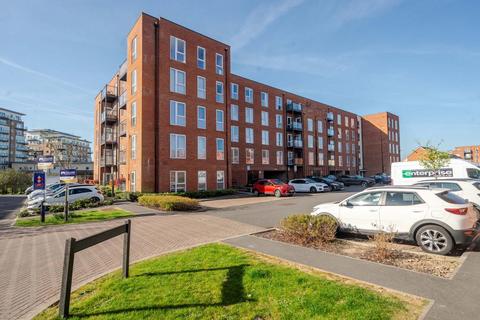 Basingstoke,  Hampshire,  RG21 2 bed flat for sale