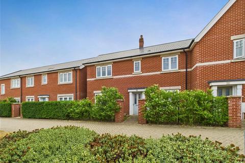 Cordelia Drive, Colchester, Essex, CO4 3 bed semi