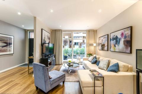 Palmerston Road, Acton, London, W3 3 bed maisonette for sale