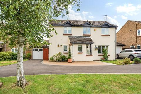Bedford MK41 4 bed detached house for sale