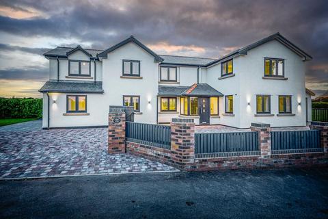 Stringers Lane, Rossett, LL12 4 bed detached house for sale