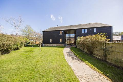 Broadwater Road, West Malling ME19 4 bed barn conversion for sale