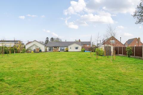 West End, Walcott, Lincoln... 3 bed detached bungalow for sale