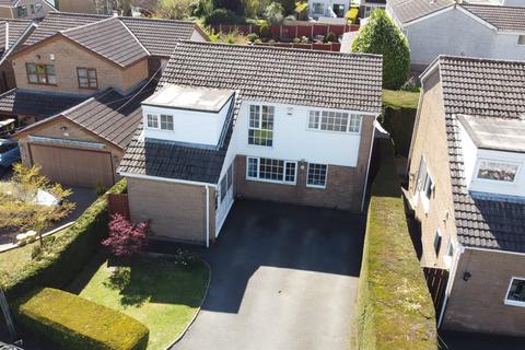Holt Park Approach, Leeds LS16 5 bed detached house for sale