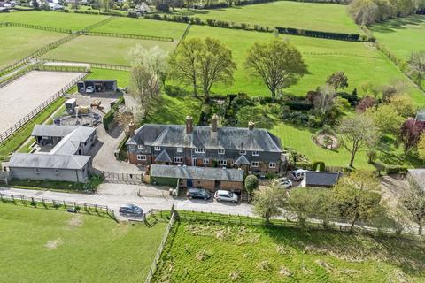 Sissinghurst, Cranbrook TN17 2 bed terraced house for sale