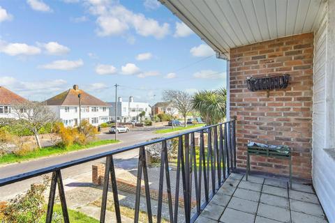 Alinora Avenue, Worthing BN12 2 bed flat for sale