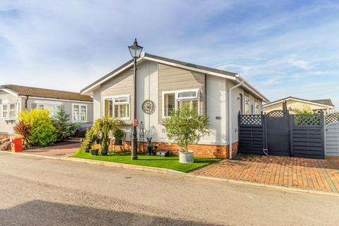 Pheasant Way, Acaster Malbis, York 2 bed park home for sale