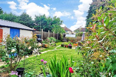 Worcester Road, Maidstone, Kent 3 bed semi