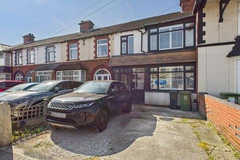 Chatsworth Avenue, Portsmouth PO6 3 bed terraced house for sale