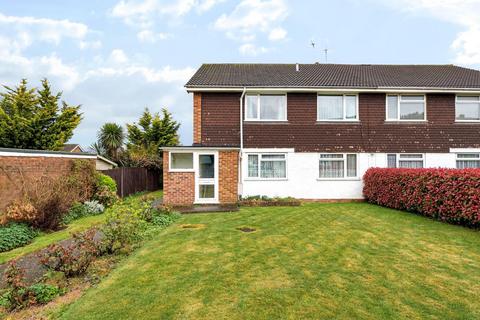 Penshurst Walk, Bromley, Kent, BR2 2 bed maisonette for sale