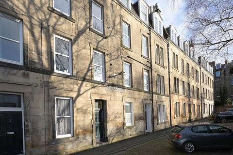 1f3, 2 Upper Gilmore Terrace... 2 bed flat for sale