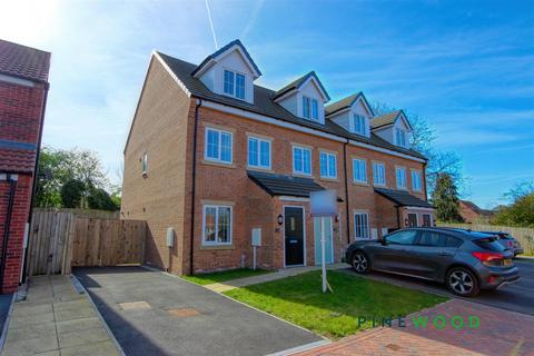Almond Avenue, Chesterfield S43 3 bed townhouse for sale