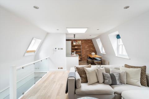 Phillimore Walk, London, W8 2 bed terraced house for sale