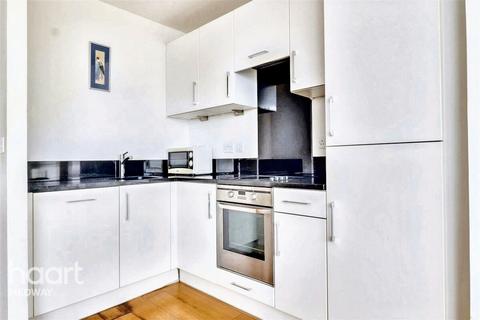 Dock Head Road, CHATHAM 2 bed flat for sale