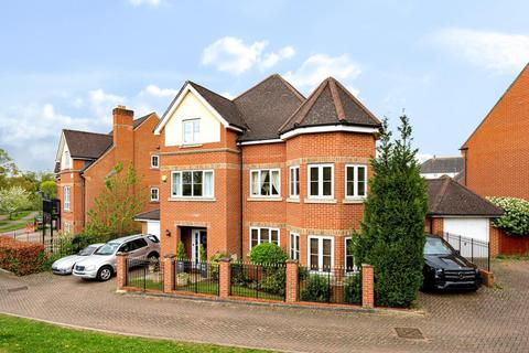 Chandos Court, Stanmore HA7 5 bed detached house for sale