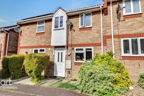 Haselmere Close, Bury St Edmunds 2 bed terraced house for sale