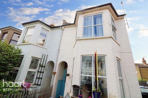 Rayleigh Avenue, Westcliff