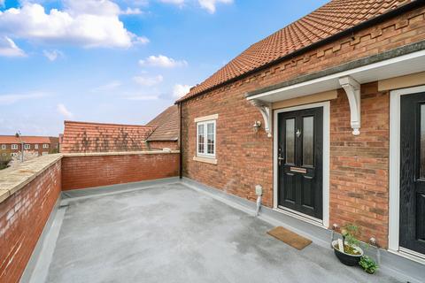 Village Green Way, Kingswood, Hull... 2 bed flat for sale