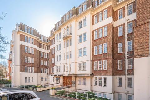 Hillside Court, Hampstead, London, NW3 2 bed flat for sale