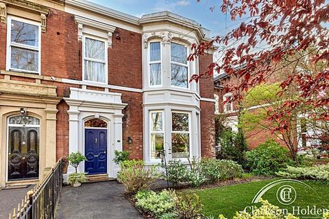 Moor Park Avenue, Preston, PR1 6AS 6 bed semi