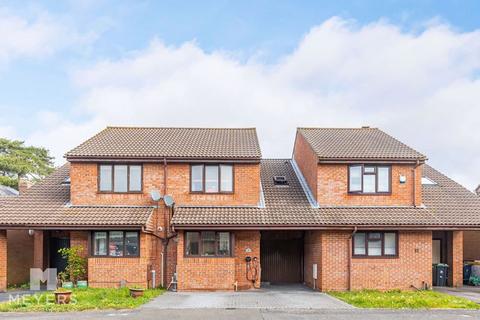 Bernards Close, Christchurch, BH23 3 bed semi