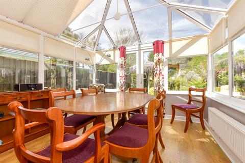 High Street, Wootton Bridge PO33 4 bed detached house for sale