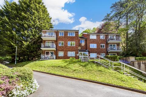 Court Bushes Road, Whyteleafe, Surrey 2 bed ground floor flat for sale