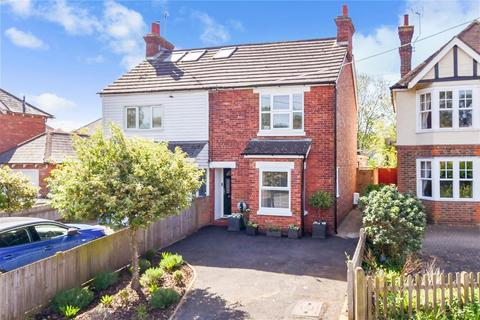 Howland Road, Marden TN12 3 bed semi