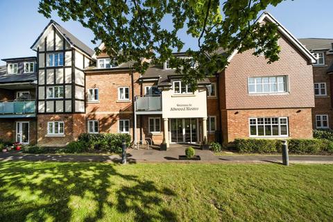 Addington Road, Sanderstead, Surrey... 2 bed flat for sale