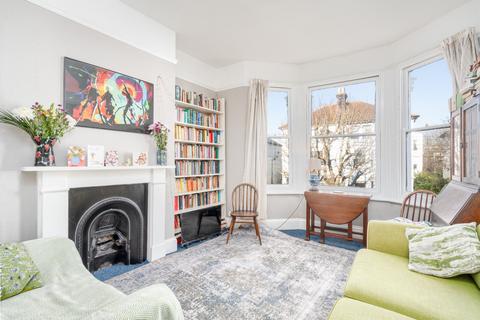 Springfield Road, Brighton 2 bed apartment for sale