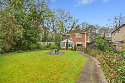 The Grove, North Yorkshire TS14 3 bed detached house for sale
