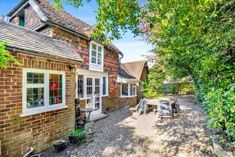 Green Hedges Avenue, East Grinstead RH19 3 bed detached bungalow for sale