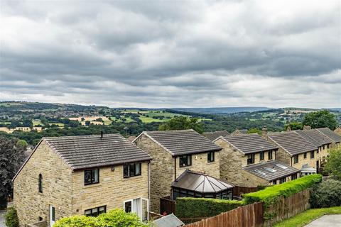 Kestrel View, Huddersfield HD8 4 bed semi
