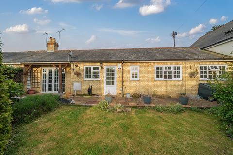 High Street, Henlow, SG16 2 bed character property for sale