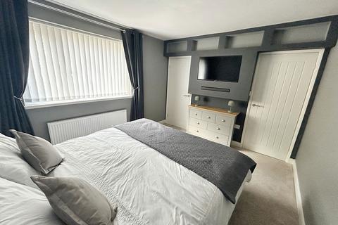 Stella Hall Drive, Blaydon... 4 bed semi
