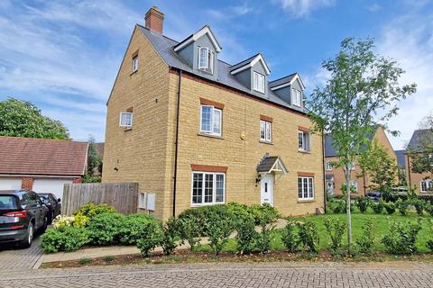 5 bedroom semi-detached house for sale